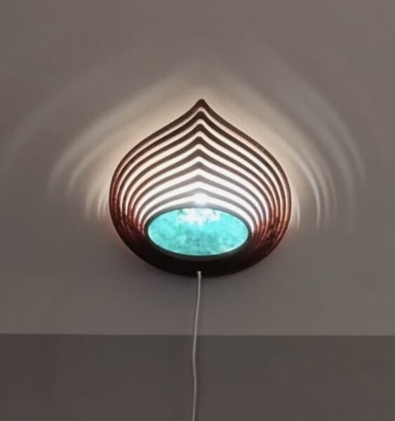 Lampe Campanese en version filaire qui s'amplifie sur votre mur