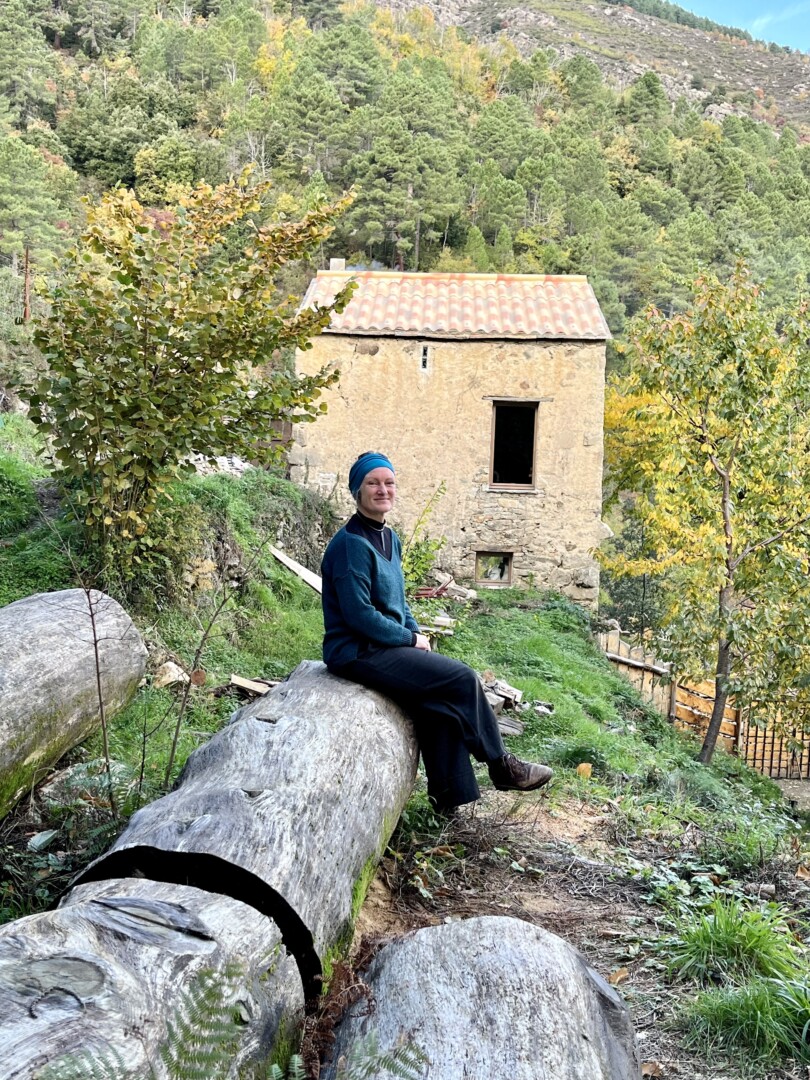 Mélanie Devant Son Atelier